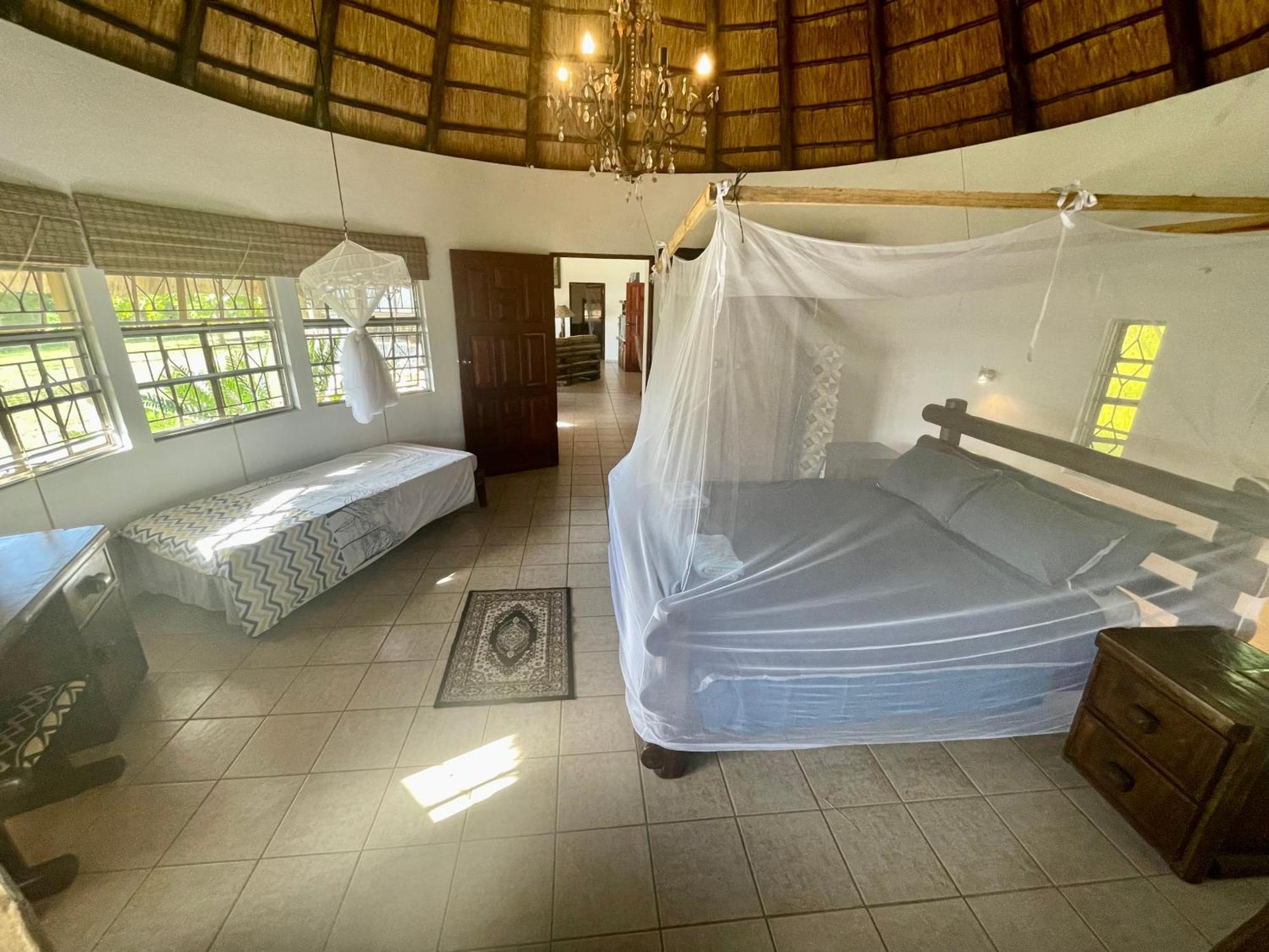 Nhambavale Lodge Чигенгуэле Экстерьер фото